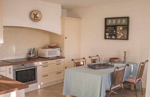Montauroux Apartment | Luxurious 80sqm Apartment, View, Heated Pool, Air conditioning, Wifi, 6 people