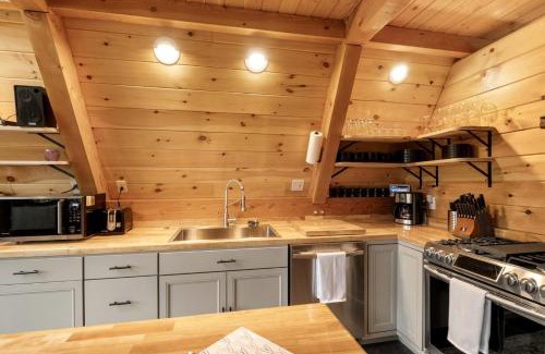 Pittsburg Ski Chalet | Luxurious A-Frame Cabin Nestled Among Spectacular Nature in New Hampshire