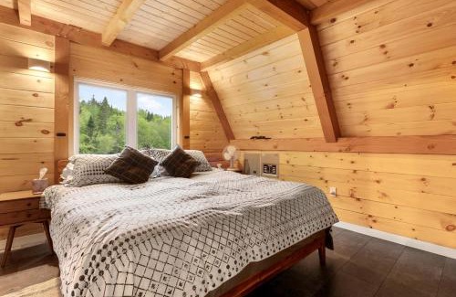 Pittsburg Ski Chalet | Luxurious A-Frame Cabin Nestled Among Spectacular Nature in New Hampshire
