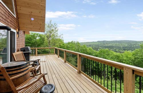 Pittsburg Ski Chalet | Luxurious A-Frame Cabin Nestled Among Spectacular Nature in New Hampshire