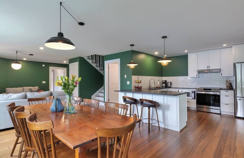 Dedham Cottage | Luxurious, ADA accessible lakefront home for the whole family near Acadia