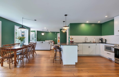 Dedham Cottage | Luxurious, ADA accessible lakefront home for the whole family near Acadia