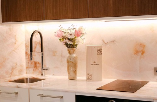 Odeon Apartment | Luxurious Air-conditioned Apartment Bianca