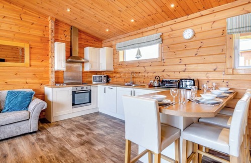 Hollym Ski Chalet | Luxurious and contemporary Finnish log lodge.