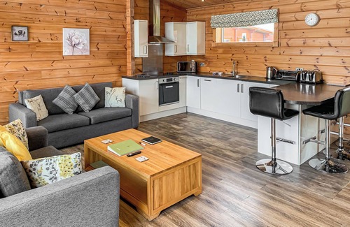 Hollym Ski Chalet | Luxurious and contemporary Finnish log lodge, perfect for a relaxing break away with your pet(s).