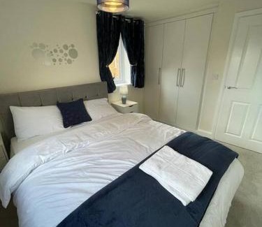 Milton Keynes Apartment | Luxurious Apartment in Brooklands