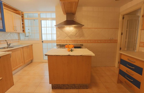 Museo Apartment | Luxurious Apartment in Epicentro: Parking + Free Wi-Fi, A/C, 3 BR + 3 WC, no noise