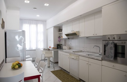 Santa Lucia Apartment | Luxurious apartment in the center of Naples with breathtaking views of Vesuvius