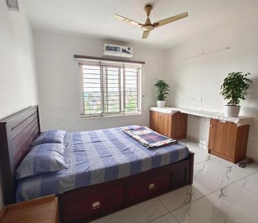 Palayam Apartment | Luxurious Apartment with a pool and gym near Trivandrum railway station