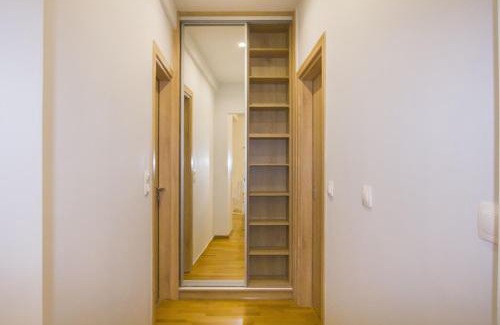 Ampelokipoi Apartment | Luxurious apt near Ampelokipoi Metro station