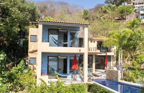 North End Villa | LUXURIOUS ARCHITECTURAL DREAM HOME WITH PANORAMIC VIEWS