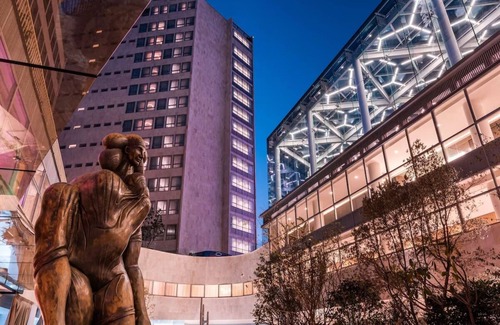 Hipodromo House | Luxurious Art Deco Hotel Suite w/Balcony: Embrace the Vibes of Mexico City