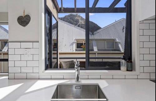 Mount Maunganui House | Luxurious Beach Bliss Retreat