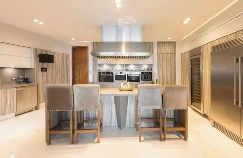 Zona Hotelera Villa | Luxurious beachfront House in Cancun