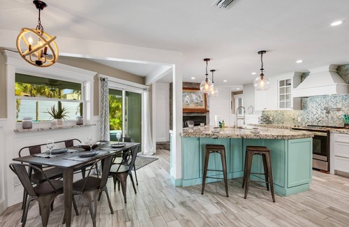 Palma Sola House | Luxurious Bradenton Pool Home with Modern Elegance, and Outdoor Living Paradise