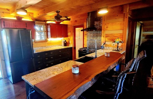 Newport Cabin | Luxurious cabin, mountain views near the Smokies! nPet and family friendly!