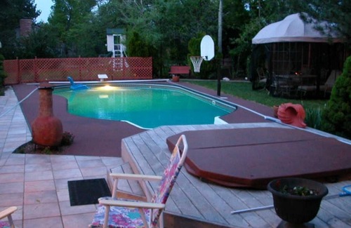 Cherry Hills Village House | Luxurious Caribbean like home- famliy freindly with a pool & hot tub