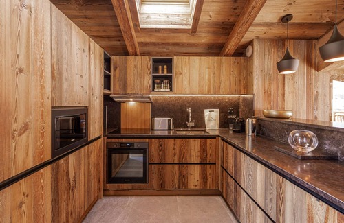 Le Praz Ski Chalet | Luxurious Chalet in Courchevel Le Praz with Pool, Sauna, and Close to Ski Lifts