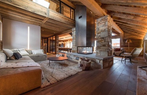 La Toussuire Ski Chalet | Luxurious chalet with indoor pool, sauna, and home cinema
