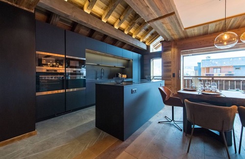 La Toussuire Ski Chalet | Luxurious chalet with indoor pool, sauna, and home cinema