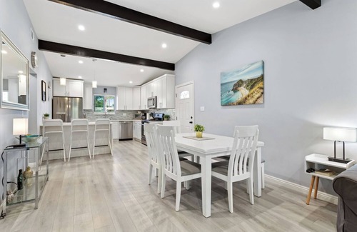 Moreno Valley House | Luxurious & Charming 4BR Getaway in Moreno Valley