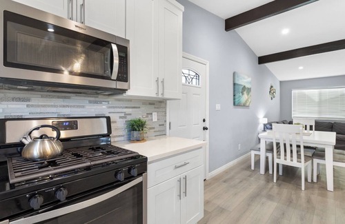 Moreno Valley House | Luxurious & Charming 4BR Getaway in Moreno Valley