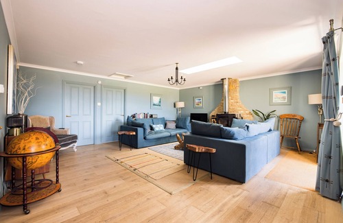 Frome House | Luxurious Complex: 2 barns together edge of Frome