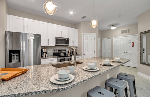 Windsor Hills Condo | Luxurious Condo Near Disneyfree Waterpark Access