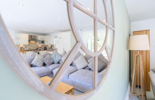 St Austell House | Luxurious Cosy And Contemporary 2 Bedroom Cottage - Trewhiddle Cottage 41