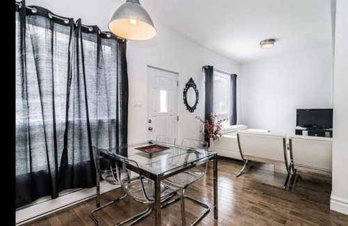 Sainte-Marie Cottage | Luxurious Cottage Old Port& Downtown 2 Bdrms 2-Parking Spaces Right behind House