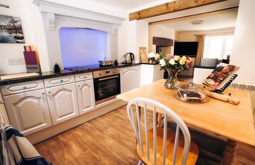 Sedbergh Cottage | Luxurious Cottage with Hot Tub. 19 miles from Windermere.