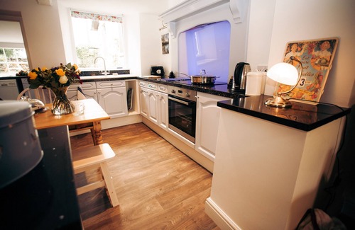 Sedbergh Cottage | Luxurious Cottage with Hot Tub. 19 miles from Windermere.