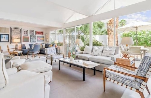 Araby Commons Condo | Luxurious Desert Condo Feat. In Modernism Week