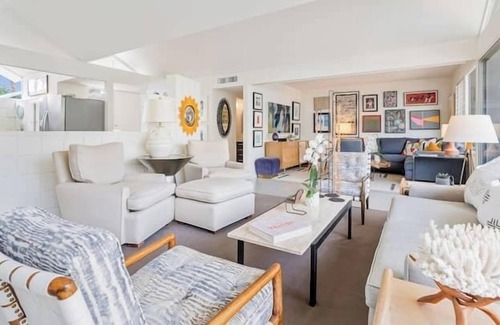 Araby Commons Condo | Luxurious Desert Condo Feat. In Modernism Week