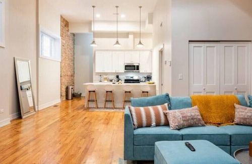 Lower West Side Apartment | Luxurious Downtown 3 Bed 2.5 Bth