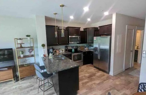 Central Business District Apartment | Luxurious Downtown Waterfront Loft w/Balcony