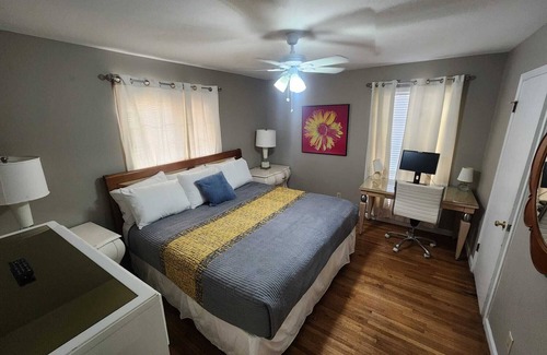 Parkway Village House | Luxurious, East Memphis 12 Beds Near Elvis Presley