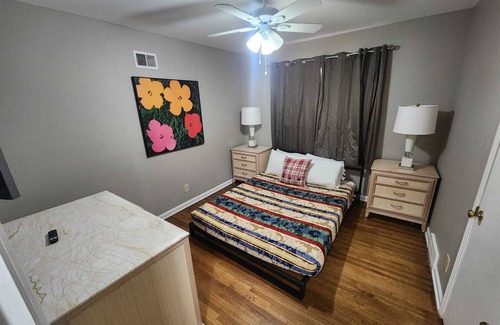 Parkway Village House | Luxurious, East Memphis 12 Beds Near Elvis Presley
