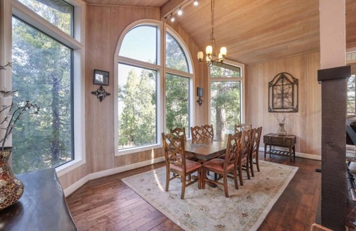 Shaver Lake House | Luxurious Escape-DOUBLE Masters/GOURMET Kitchen