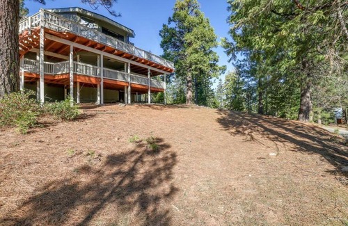 Shaver Lake House | Luxurious Escape-DOUBLE Masters/GOURMET Kitchen