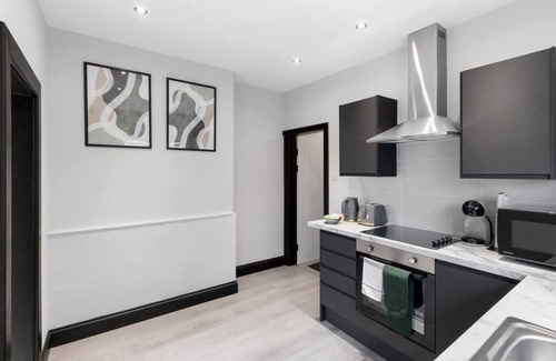 Munster Apartment | Luxurious Evergreen Flat Sleeps 4