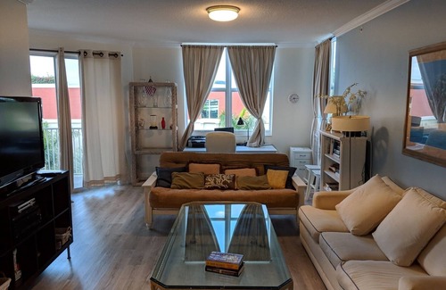 East Ocean Ave Condo | Luxurious, family-friendly 3BR condo on the water