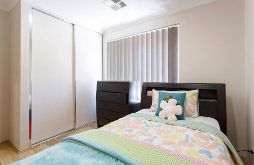 Bassendean House | Luxurious Family Home