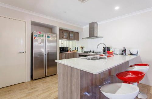 Bassendean House | Luxurious Family Home