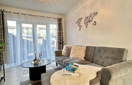 Northfield House | Luxurious family home in West Midlands