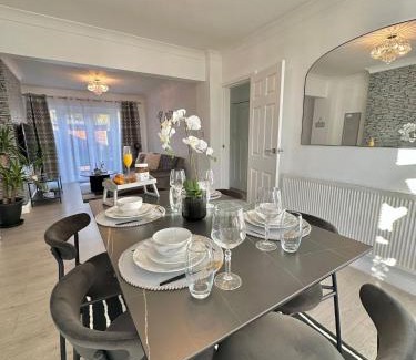 Northfield House | Luxurious family home in West Midlands