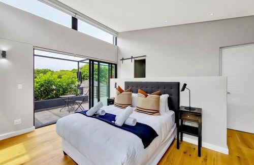 Newlands Villa | Luxurious Family home in Newlands with Pool
