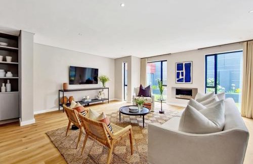 Newlands Villa | Luxurious Family home in Newlands with Pool