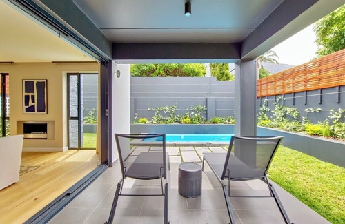 Newlands House | Luxurious Family home in Newlands with Pool