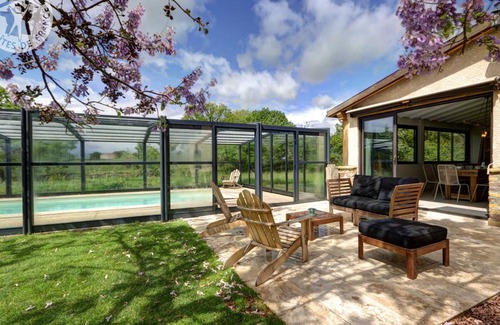 Vivans Cottage | Luxurious Farmhouse: Heated Pool, Spa, Sauna, Games, Pet-Friendly, Ideal for Families